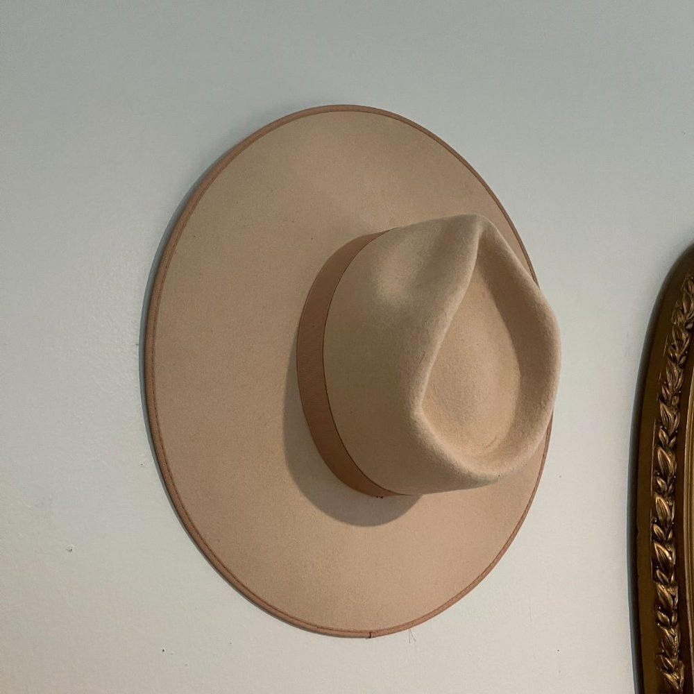 Ivory Rancher - Picture 4 of 5